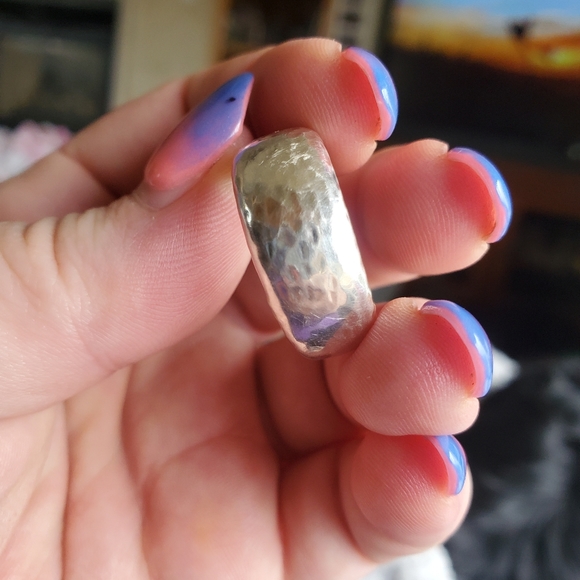 John Hardy Sterling Hammered Ring - Picture 5 of 8